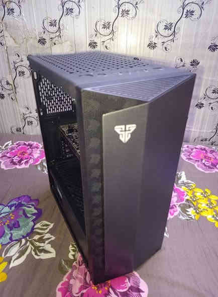 ⚜️تجميعة للبيع :
Gpu : 1050ti gigabyt🔱

CPU : I7 3770🔴

Ram : ddr3 16(2×8)🟣

M.B :h61 asroke⚪️

Hdd : 1T🟢

Ssd : 120gb🔵

PSU : 500🟠

✅️التجميعة نضيفة وسبب البيع لعدم التفرغ 
السعر : 250 (وبيها مجال للشراي)
مكاني بغداد_الدورة(توصل ماعندي)
للتواصل : على الخاص او على الرقم : ***********
