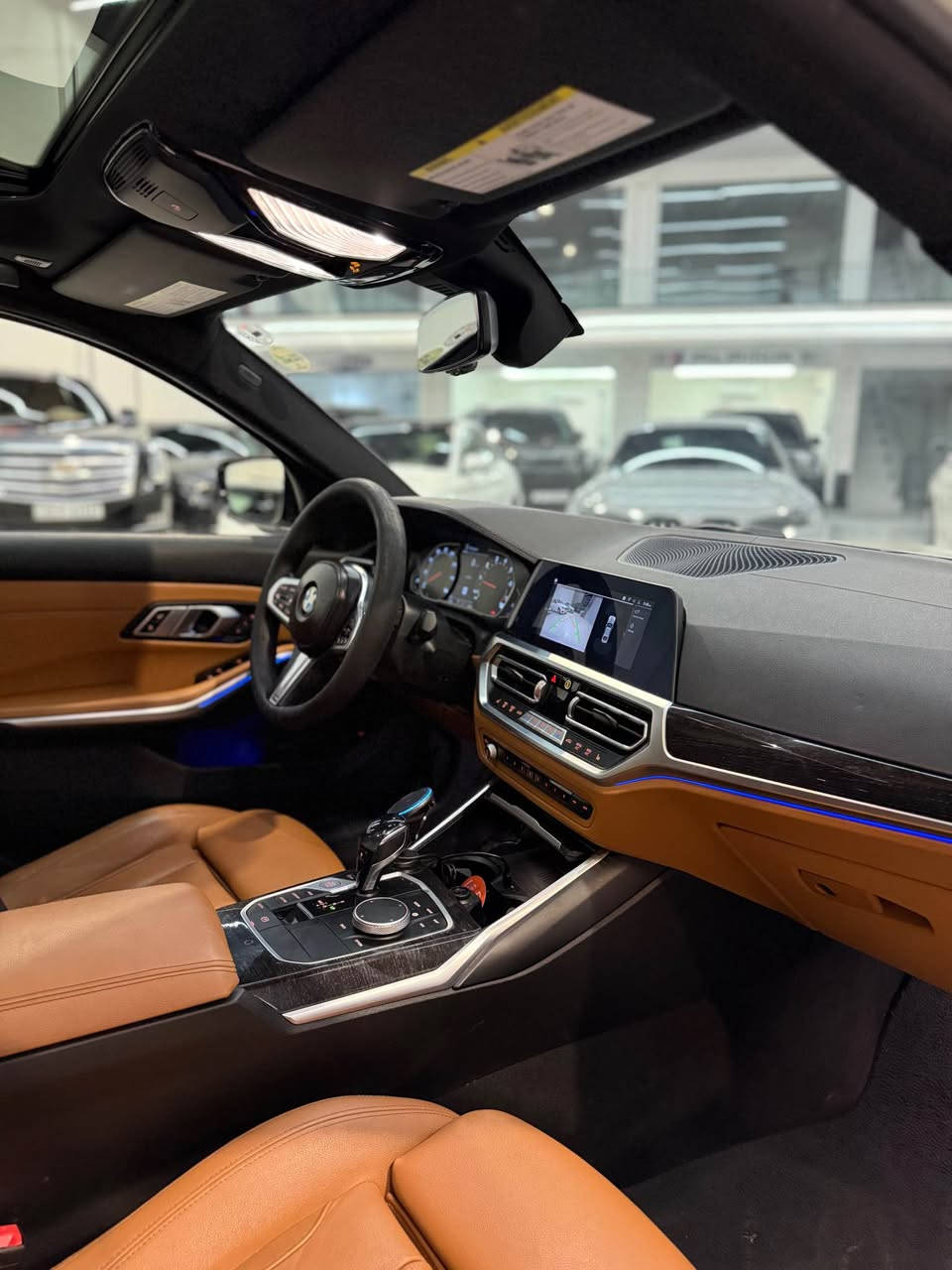 ‏🔥BMW 330i 2021 Mpakage Black Top
موديل / 2021
 اللون/ابيض صدفي ام باكيج بيلادي 
 سعر/265$ ورقه بيها مجال جدا بصيط شراي فقط
 العداد /40ميل فقط كل سيرفزات بشريكة العروش 
 وارد امريكي ، بيها فقط دعامي امامي صبغ بدون دواخل سكان و بردة  ،کلشی بیها بیلادی من لایتات ادابتيف داخل قيسي رادار كبير ادابتيف لايتات تتحرك مع اتيجاه سكان و سياره بلاك بيلادي 
 العنوان / اربيل -مدينه معرض  شارع 40m معرض البنا كارس
 موبايل/***********
 كورك-واتساپ
3MW5R1J01M8B93882 أربيل, العراق

