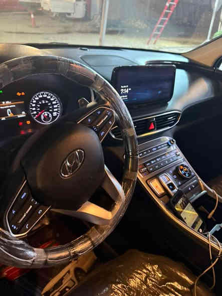 سلام عليكم هيونداي سنتافيا موديل 23 وارد امريكي رقم بغداد محرك 2500 
 تدفئه كشنات قياده ثاتيه تحديد مسار كشن 3 وضعيات باقي مواصفات معروفه حادثها سطحي جاملغ وبنيد  صور حادث وباقي تفاصيل كلها ذاكرها بلصور سعرها 21 وبيها مجال رقم بغداد باسمي  مكاني بغداد المنصور ***********
