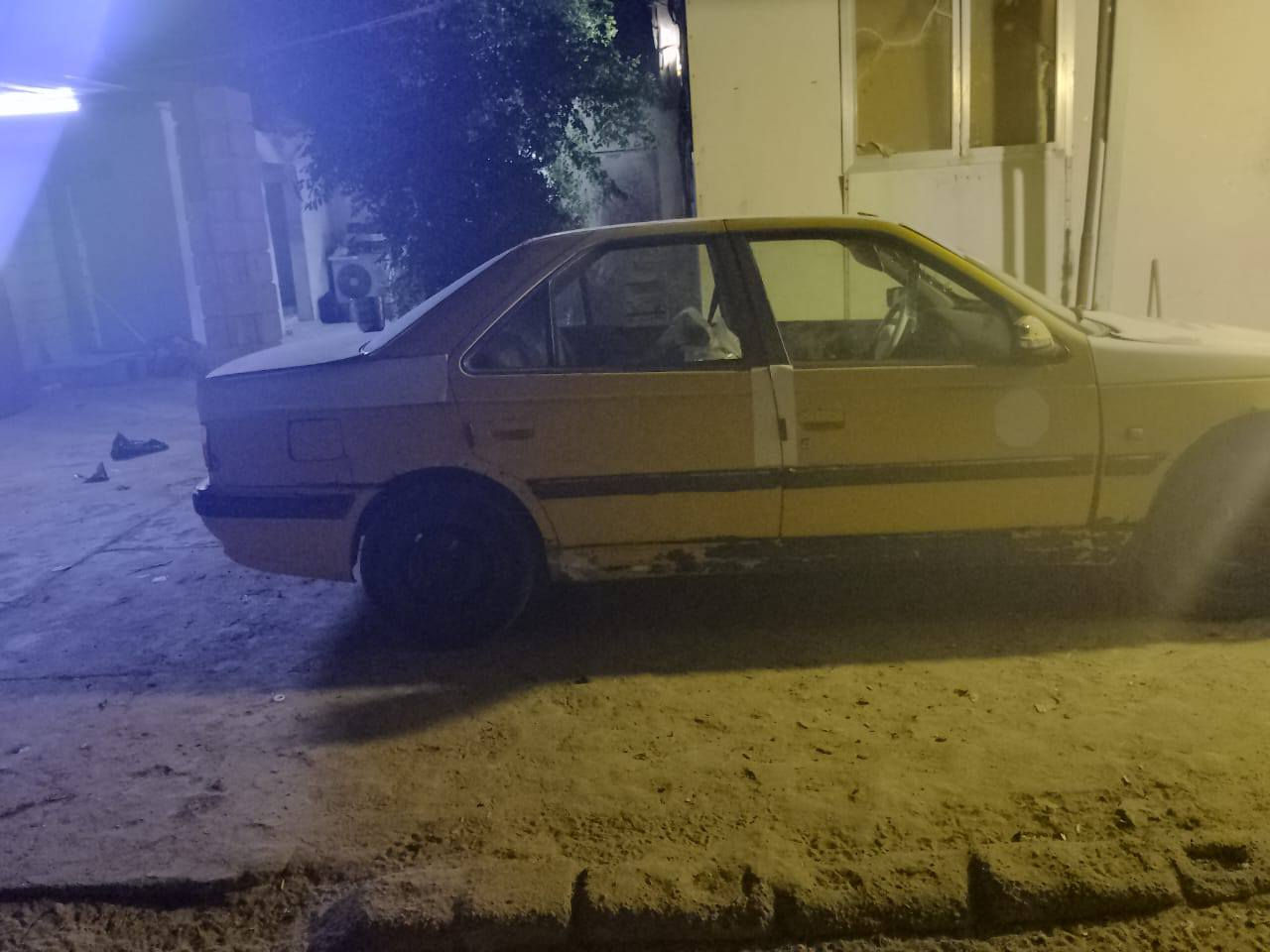 سياره بيجو 2013 سنويه منتهيه ب18 السعر 10ورقات العنوان البصره المعقل قرب الساعه الرقم ***********
