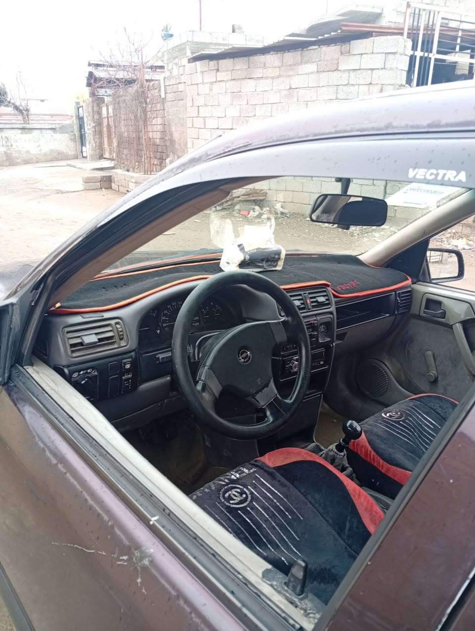 سلام عليكم فكتره للبيع موديل 1991 جنطه صبغ مابي فقط دواير و دوسات حجم 18 شرط كير محرك نضيف سياره نضيف مال بيت منضومه مال تبريد شرط ثلج مكان السياره موصل برطله سعر السياره 38بي مجال شويه شرط الوكاله والتحويل اي استفسار خاص او عل هاتف ***********او *********** أو علق الي مو شراي لا يراسلني
