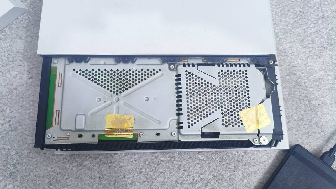 سلام عليكم ps4 فات مهكر مع خمس العاب ويوجد معه هارد يحتوي على اكثر من 8 العاب لكن يباع منفصل سعر جهاز بدون هارد 240 بي مجال مع هارد 280 بيه مجال تواصل على رقم *********** متواجد واتساب ماسنجر كذلك
