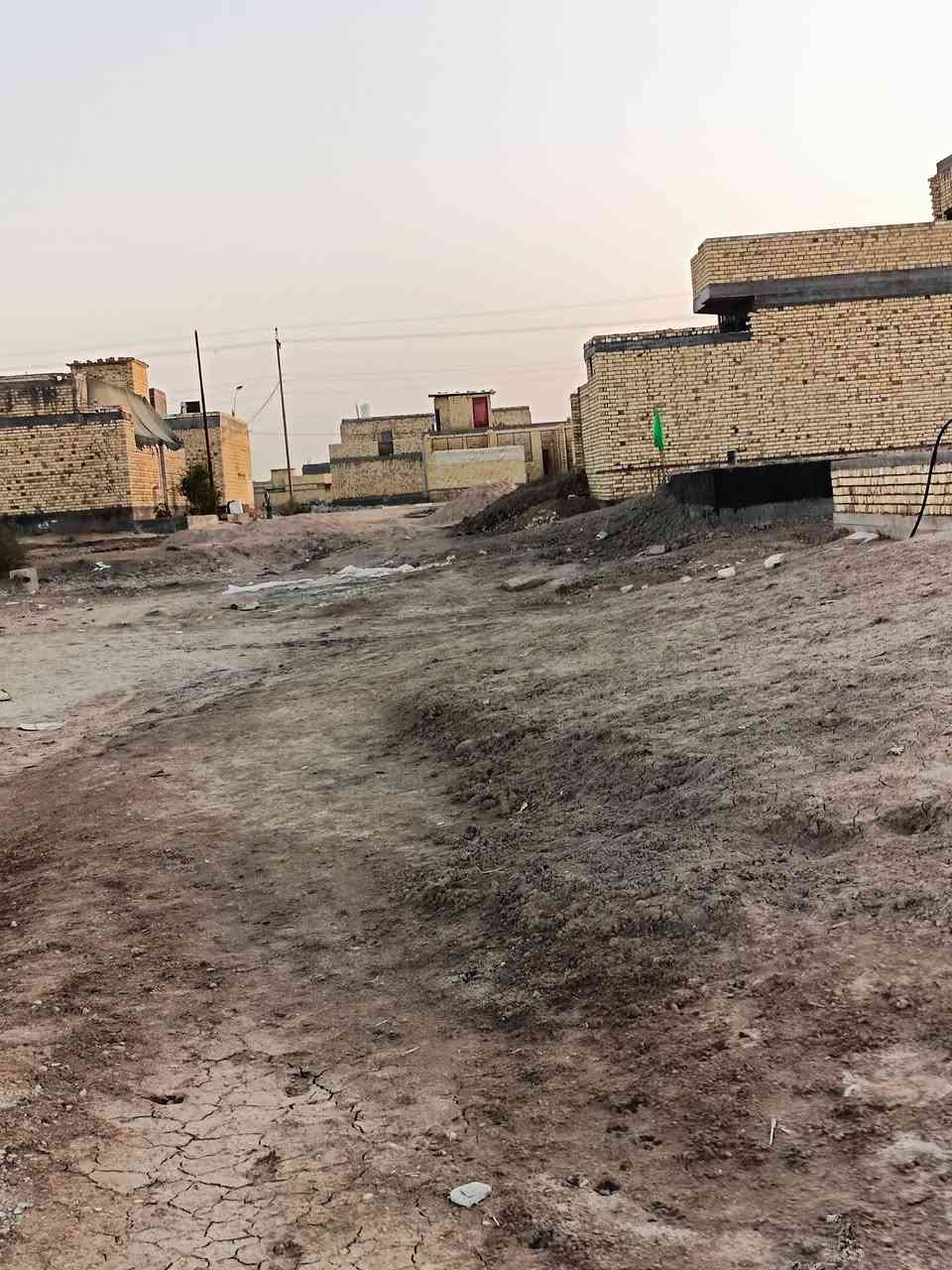 قطعه للبيع طابو صرف في ناحيه العكيكه داخل الدفان الجديد
خلف مدرسه النوافل مسافه 
مساحه 150 متر  وجهه7.5 نزال 20 
شارعه 12 متر عرضه 

ملاحظه / توجد لدينا قطع اراضي  في ناحيه العكيكه 
مساحات  واسعار مختلفه 

ه‍ـ/***********
