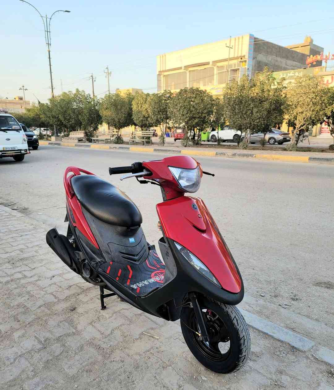 سلام عليكم 
دراجة ماكس عدلة موديل 2006 دراجة طك كارتون كلش جديدة صارلها 4 اشهر من طالعة من الرمبه ختم واحد وية المكينة ومكفولة كفالة عامة من كلشي شلعة ومعدل ونعومة فوول شرط خرسة ونص نكرة سلف دراجة مال جناي للبيع سعرها 650 وبيها مجال مكاني كربلاء /طويريج الشراي يتصل ***********
