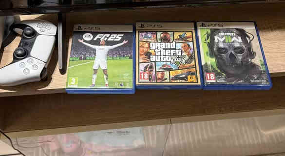 السلام عليكم 
بلي فايف للبيع ياباني 1 تيره جديد شخط مابي مكفول من الصيانه ستيكر مملعوب بي غراضه وكارتونته موجوده وبي تلث اقراص gta وفيفا 25 وكول اوف ديوتي مودرن 2 جاهز تشد وتلعب السعر 525 وبي مجال بسيط الرقم ***********
