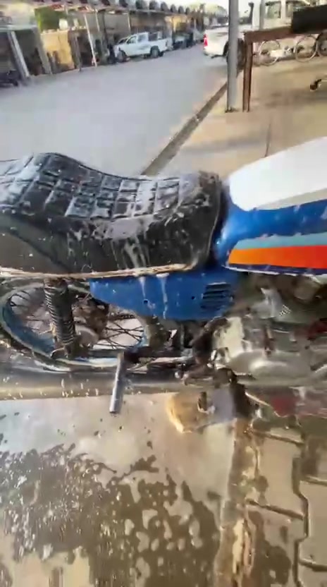 دراجه للبيع شرط هندر واحد والدراجه مكينتها قويه كلش من هاي القديمات الدراجه كلك رايدها ب 350 الف عنوان البصره الدير للاستفسار ***********
