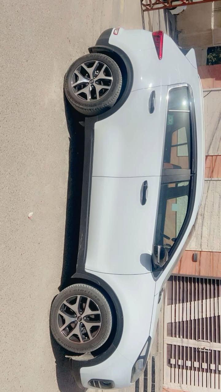 السلام عليكم سبورتج 2018 للبي
وارد خليجي  رقم بغداد الجديد 
ماشية ٨٢ كيلو فقط
حجم المحرك //2000 (دوش ) مكان السيارة بغداد الشعب السعر١٨٨ وبيه مجال بسيط 
اللون ابيض صدفي 
المواصفات 
1- سويج عدد ٢
2- بنواما سيارة  
3-اشاير مري 
4-كشن جلد
5-سستم صوت 
6-تبريد وتدفئة
٧-قطعتين تبريد 
8-حساسات  خلفي
9- ثلاث وضعيات قياده
10-سايد بريك بالرجل 
11-كامرة خلفيه
12-لد نهاري
13-تحكمات استيرن جهتين
بيه بارد جوة علامة صندوك مئشر عليه بالصورة وباقي سيارة مكفول من صبغ والفتح والتبديل 
***********
