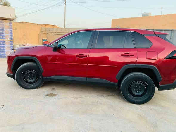 السلام عليكم 
للبيع 
راف فور موديل 2023 مواصفات LE منفيس حره تترقم في جميع المحافظات ما عدا الاقليم دخول جديد ماشيه 31 الف ميل 
صور الضرر مرفق بالمنشور 
السعر 215 نقدي وبيها مجال وترهم مقدمه فوگ الدفتر والباقي اقساط شرط الكفيل 
وترهم مراوس بعذاري موديل 2019 وفوگ 
عنوان السياره ناحيه الزاب فريه الراوين 
للاستفسار الاتصال على الرقم التالي
‏‪0783 861 2670‬‏
