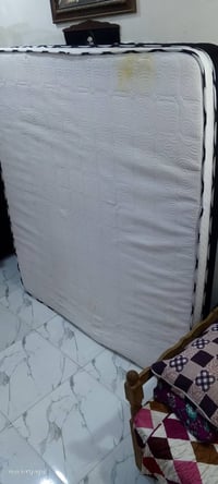 دوشك للبيع صار كم شهر من اشترينا  سعره100بي مجال  07712565737ابو علي