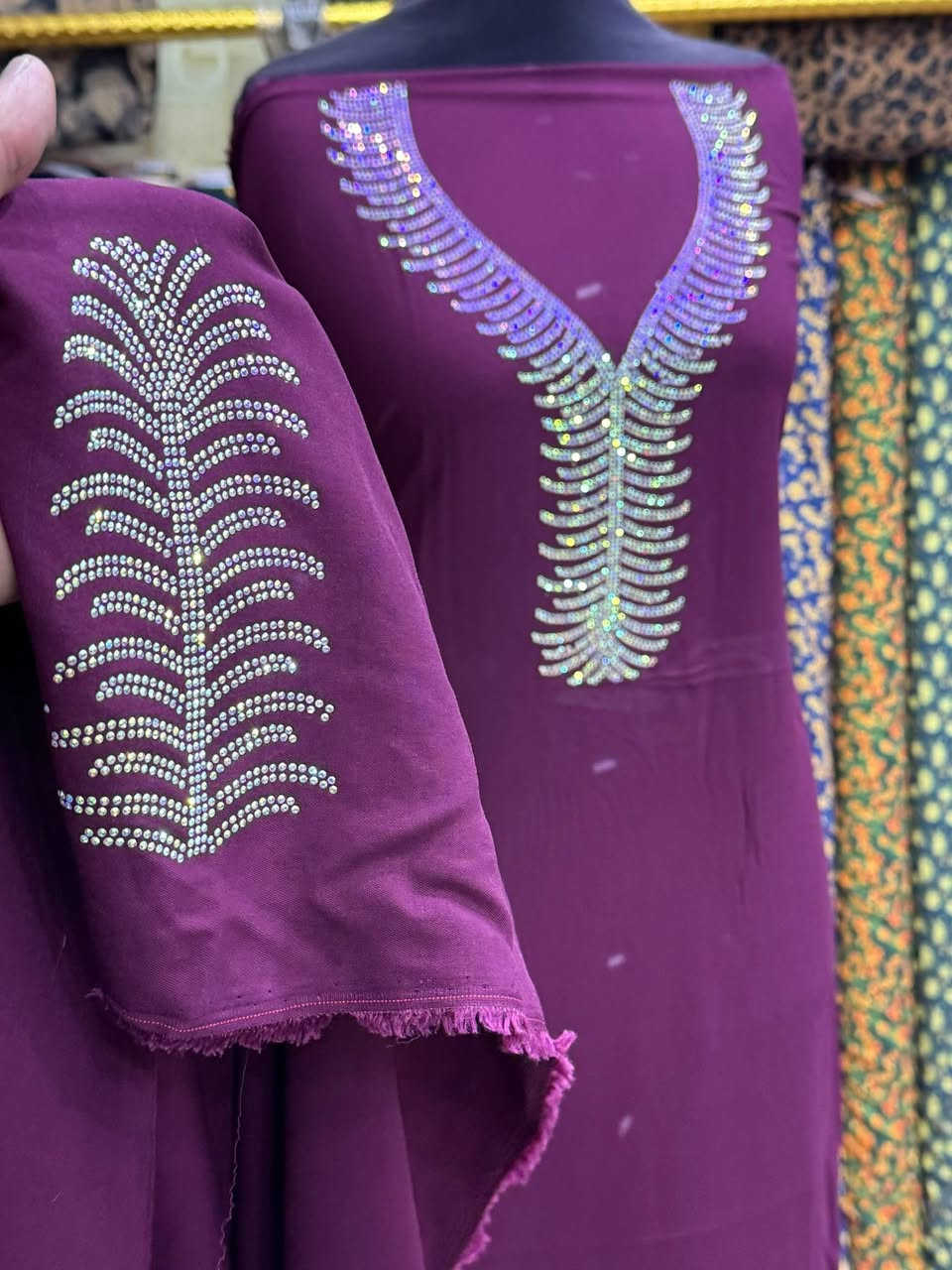 وجبة جديده من نقشات الحجز شغل اليدوى 

كشمير كابوي مطاط الاصلي مطرز صدر وردن حجر وستراس الاصلي شرط الغساله

القطعه مترين ونص مطرز عالعرض يتفصل لكل الاحجام 

سعر القطعه 15.000


**إذا كنت صاحب هذا الإعلان وتريد حذفه لأي سبب، رجاءا أرسل رسالة إلى الدعم الفني**