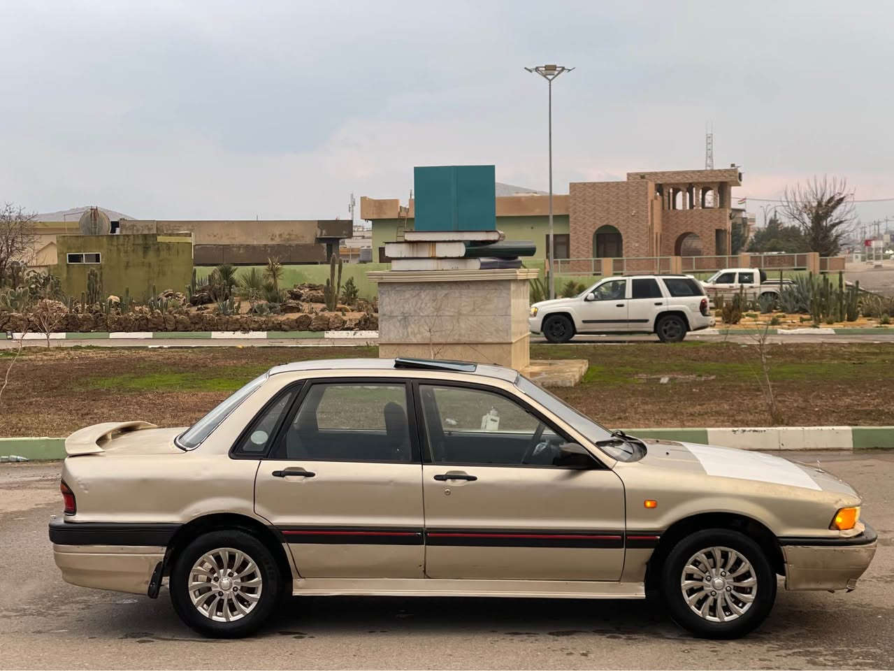 بەناوی خوای گەورە و میهرەبان 

سحری قفڵی١٩$.  ***********

بەلاش بەلاش بەلاش هاتەوە شتی ڕاقی و لەسحردا 

گڵاند مۆدیل ١٩٩٣. ئاڕم پلاستیک هەولێر 

مەکینە ٣٧ بەخ سوکان پاوەر   گێڕ حادی 

گێڕ و مەکینە و تەقە و ڕەقە و کارەبای بەشەرت. 

ئاڕم ئەوەلیات مووس بڕاوە وەرگەڕاو بەشەرت 

سڵایت 
٤ تایەی تازە بە ویلەوە 
نوکە دەرزی دەحمی هەبوو بە هەدیە بیبە 

بێ دەحم بێ لێدراو بێ خایس 

لێخوڕینی هەتا بڵێی خۆش و نەرمە 

کامل لایت و فولت و گەرمی و تەنجیل و هەر هەمووی ئیش دەکا 

تەنجیل بلوتوز و سەماحەی تازە و نوێ 

هەتا سڵایتەکەی بۆ دیوی دەرێ و ناوێ دەبێتەوە
کامل گێچەکانی ئیش دەکا 

هەتا بڵێی توند. وتۆڵ و نەرمە 

ماڵی دۆست و زۆر مەزبووت 

لەخزمەتان دام شوێنم ڕانیەیە قفڵ قفڵی ١٩$ گەڵایە 

***********
Viber watsapp رانية, السليمانية
