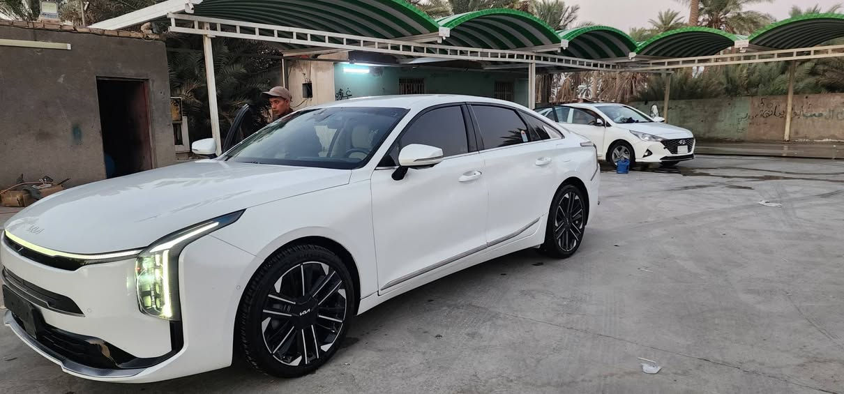 تحية طيبة من رخصة الادمن موديل ٢٥ كي ٨  زيرو الجديد كليا مرقم حرة الضرر بابتين والسيارة فول مواصفات بدون ايرباك سعر مناسب جدا ٢١٠🔐  للاتصال ***********
