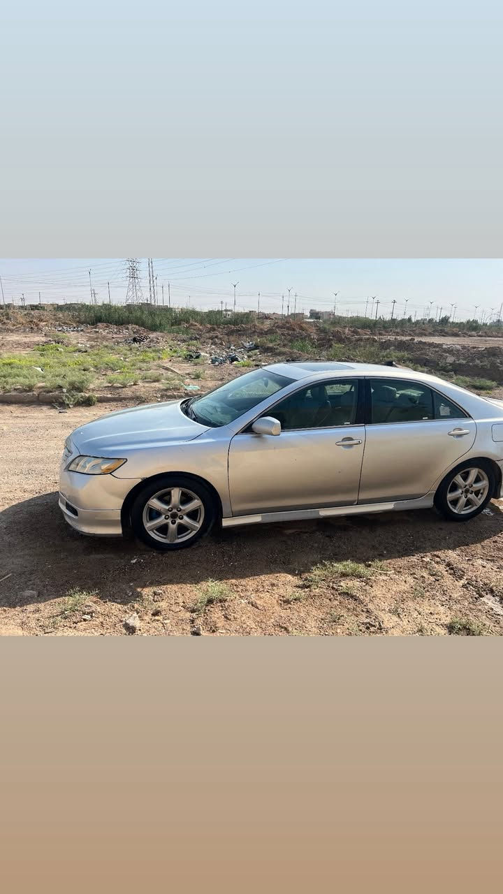 كامري ٢٠٠٨ للبيع 
محرك ٦ سلندر
منظومة تبريد جديدة بالكامل تبريد ثلج
راديتر جديد
باتري جديد
مواصفات مال افلون
السيارة بيها هواي مواصفات 
الكير بي عته والخامس ميجي
رقم بغداد دولي بأسمي 
السونار موجود ويه الصور
واسط الكوت
السعر ٧٠وبي مجال بسيط
***********
