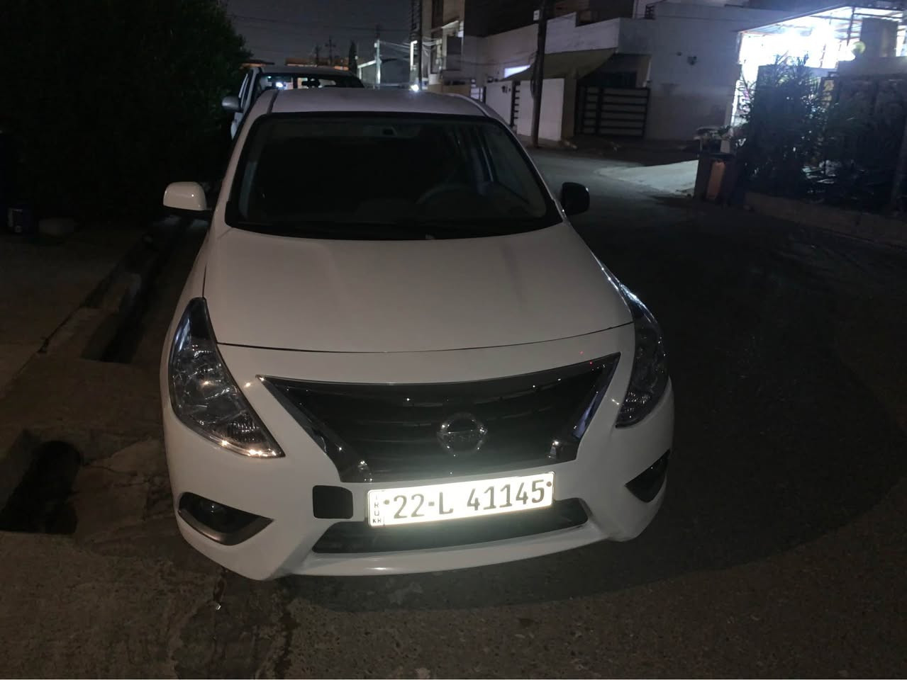 نیسان لاکشمیبای 2019
91هەزار کیلۆمەتر رۆیە
پشت و پیشی بەس لای چاملغی گرتویەتی بەس راستەکەی
بە نزبەت سبوغ 5پارچەی گۆرایە
نیو سەقفی تەعدیلە بی سبوغ بی مەحجون
بە سبوغ عام دەفرۆشم
رەقەم و سەنەوی نویە
غرامە و بە ناو کردن بە شەرتە
سحر 86 وەرەقە و مەجالەکی برایەنە
*********** Singapore
