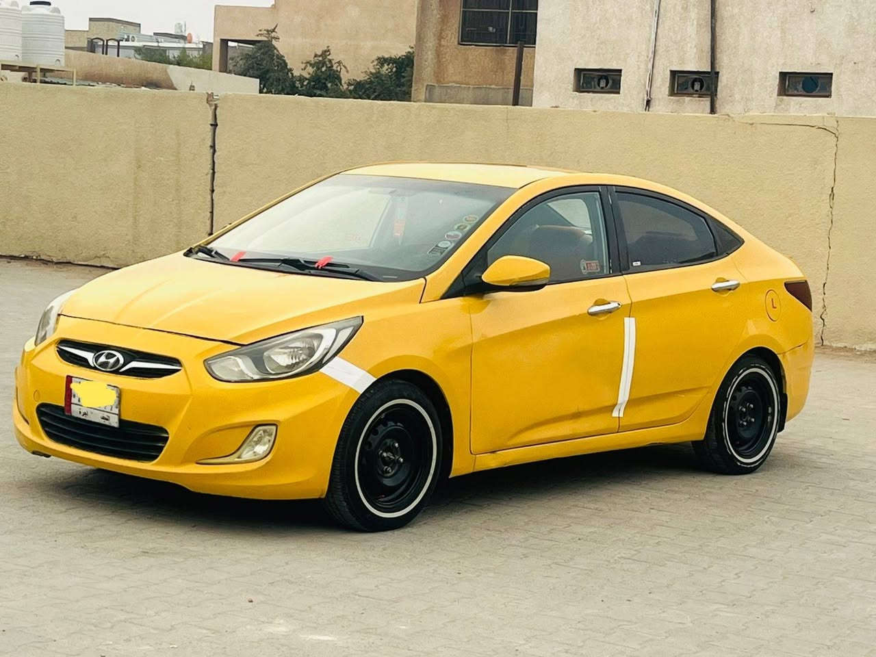 سلام عليكم الاتصال *********** 
السعر 77

وعليه غرامه مال مرور 400 الف تكطعن من السعر

هيئه مصفره 

موديل 2012 خليجي  رقم نجف

سياره كفاله عامه من ضربه

سياره جاهزه مكينه وكير وحداديه وتبريد كله مكفول 

تخم تاير ابو الخطه جديد

دوشمه جديده 

مكينه 1600  سياره حلوه وجهازه 

سنويه لسنه 28  مداور ثاني يوم 

مكان السياره نجف كوفه 

***********
