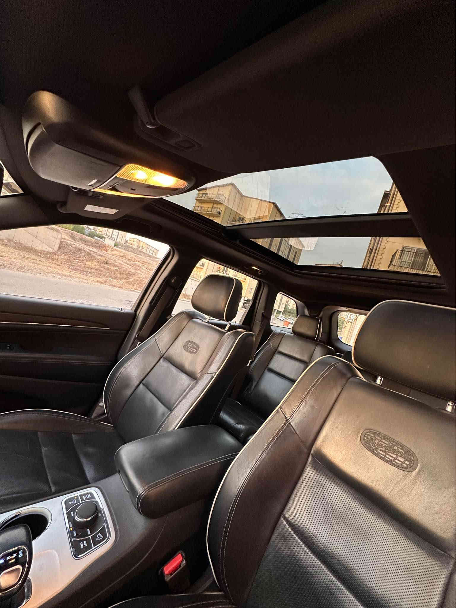 ‎کوردی/عربی

- جێپ گراند چیرۆکی ئۆڤەرلاند ٢٠١٤

- کلین تایتڵ سفری کۆمپانیای هارلم وەکیلی ڕسمی لە كوردستان و عێراق واتە خلیجیە

هەموو سێرڤسێکی کراوە و ڕۆن و هایدرۆلیکی تازە گۆڕاوە

- مەکینە ٦ پستن 

‎- مەکینەو گێڕ و کارەبایی بێ کێشە

‎- شاشة گەورە ٨،٤ ئینج

‎- ٣ جێگەی سەرچاوەی کارەبای ١٢ ڤۆڵتی

‎- سەقف پانۆڕاما /سوکان کارەبایی و هیتەر /تحدید سورعە

‎- ئاوێنە هیتەر و دژە فول لایت

‎- مواسەفات دەبڵی هەوایی ٢ مۆد بەرزکردن و نزمکردنی سەیارەکە

‎- سیستەمی نزمبونی خودکار  بۆ ئاسان دابەزین و سەرکەوتنی سەرنشینەکانی

‎- پێنج مۆدی لێ خوڕینی ڕێگای( ئۆتۆ، خۆڵ، بەردی، قوڕ، بەفر) لەگەڵ چوار تەکەر لێخوڕین (4x4)و هاتنە خوار لە لێژی سەخت

‎- هیڵ ئەسیست ( وەستان لە لێژی و نەگەرانەوە)

‎- ٣ جۆر گێڕ( تۆماتیك ، عادی ، سپۆڕت لە سوکان)

‎- دابەزینی دەبلی سەیارە لە خێرایی زۆر  تا جادە بە باشترین شێوە بگرێت

‎- کوشین جلد و سیستەم گەم و سارد/ کوشینەکانی پشتەوە گەرمی/ کوشین خەزن

‎- سندوق جەگ کارەبایی 

‎- بەسمە ، دەبڵ سویج

‎- سیستەمی دژە خلیسك 

نرخ 22,000 دۆلار و مەعالەیەکی کەم تەنها بستێک بۆیاخ بە چەمەلەغی پێشەوەیە لای سایەق و بستێک pdr ی هەیە بە دەرگای سەکنەوە هیچیان دەعم نییە

***********  تکایە موشتەری نیت سەری من و خۆشت مەیەشێنە

----------------------

جيب جراند شيروكي أوفرلاند 2014

کلین تایتل شركة هارلم الوكيل الرسمي في كردستان والعراق

حجم المحرك 6 بستن (292 حصان)

نوع المحرك "بنتاستار" يعمل على بنزين أوكتان 87 حسب مواصفات الشركة (مع نظام توفير الوقود ECO)

المحرك وناقل الحركة (الجير) والكهربائيات بدون مشاكل

رقم أربيل / لون داخلي كريمي

شاشة كبيرة 8.4 إنش

3 منافذ طاقة 12 فولت

سقف بانوراما / مقود كهربائي وتدفئة / مثبت سرعة

مرايا جانبية مدفأة وذاتية التعتيم

مواصفات دبل هوائي (هايدروليك) مع وضعين لرفع وتخفيض السيارة

نظام النزول التلقائي لتسهيل صعود ونزول الركاب

خمسة أوضاع قيادة للطرق (أوتوماتيكي، رملي، صخري، طيني، ثلجي) مع نظام الدفع الرباعي (4x4) ونظام المساعدة على نزول المنحدرات

نظام المساعدة على صعود المرتفعات (Hill Assist)

3 أنواع لناقل الحركة (أوتوماتيكي، عادي، رياضي من المقود)

نظام تخفيض ارتفاع السيارة تلقائيًا عند السرعات العالية لتحسين الثبات على الطريق

مقاعد جلد بنظام تدفئة وتبريد / المقاعد الخلفية بنظام تدفئة / ذاكرة للمقاعد

صندوق خلفي كهربائي

بصمة، مفتاحين

نظام مانع الانزلاق

سعر ٢٢،٠٠٠$ بيها مجال بسيط

***********
واتساپ و موبایل السليمانية
