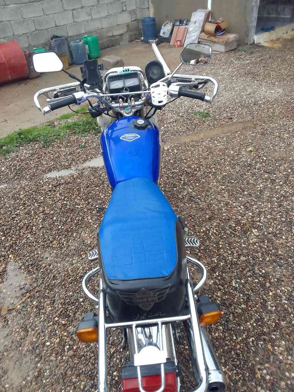 السلام عليكم موجود ماطور للبيع موديل 20 سعر 500 وبي مجال شيء قليل رقم مكان الشورى الهاتف***********
