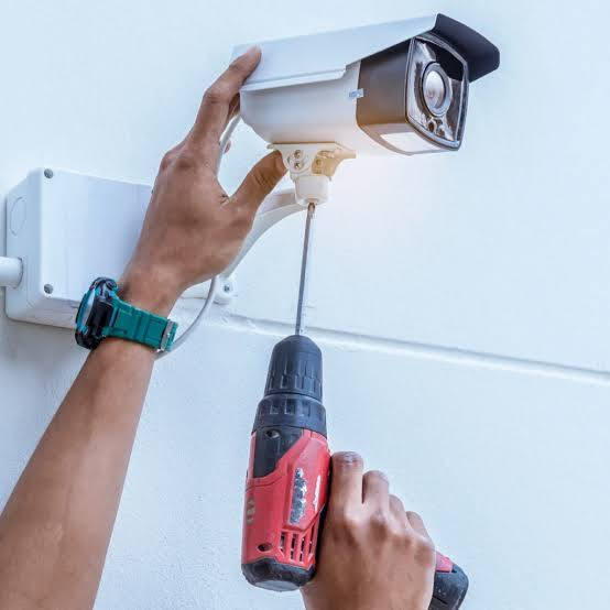 تنصيب و تجهيز أحدث كامرات المراقبة
✔️ صورة واضحة HD
✔️ رؤية ليلية قوية 🌙
✔️ متابعة من الموبايل بأي وقت
✔️ تسجيل 24 ساعة
✔️ أسعار مناسبة وضمان حقيقي
أمانك وأمان أهلك مسؤوليتنا 🤝
للحجز والاستفسار راسلنا خاص 📩 او الاتصال على الارقام التالية 
***********
***********
