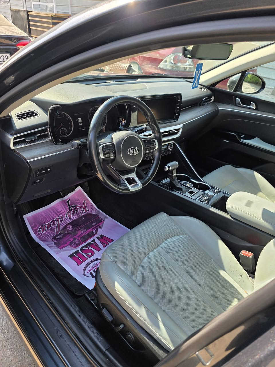 K5 EX 2021
تحية طيبة ....
كيا كي فايف فئة EX فول مواصفات موديل 2021 بأسمي للبيع
حادث خلفي خفيف رافق الصور بدون ايرباك 
السعر المطلوب 183 وبيها مجال 
العنوان بغداد الدورة قرب جامعة دجلة 
للاستفسار الاتصال او واتس 
***********
