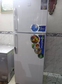 ثلاجة • جديدة • استعمال شهرين」「بيضة」「حمرة」「مبدل」「تجميد فول」「حجم ٢٨」「ال...