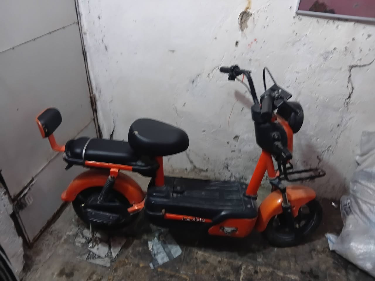 دراجة شحن للبيع حجم ١٤السعر١٥٠ مكان بغداد


**إذا كنت صاحب هذا الإعلان وتريد حذفه لأي سبب، رجاءا أرسل رسالة إلى الدعم الفني**