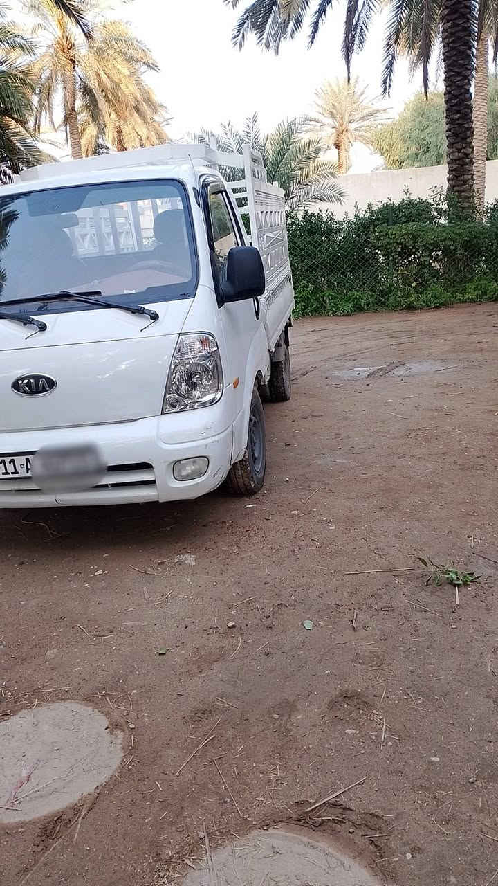 السلام عليكم كيا حمل للبيع موديل 2008 السياره مصبوغه عام مكينه 3000 ستاركس و تخم تاير جديد ودوشمه جديده والسعر 85 وبيه مجال العنوان كربلاء المقدسة  للاستفسار***********
