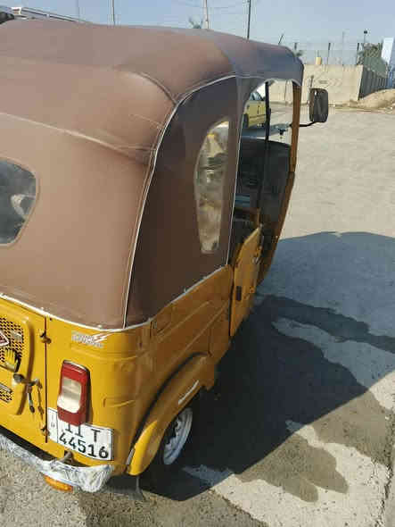 السلام عليكم تكتك موديل 21للبيع مرقمه التحويل ثاني يوم مكاني عبور سيطره الشعب القديمه السريدات السعر 7وبيها مجال *********** غير متواجد ع نت
