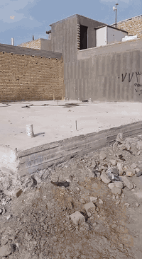 ب25 قفل 🔏مال بيع الشراي يخابر رفته مربعه ١٠×١٠ بصف ركن كامله
*********** وساب 

*********** وساب

اني صاحب الارض
