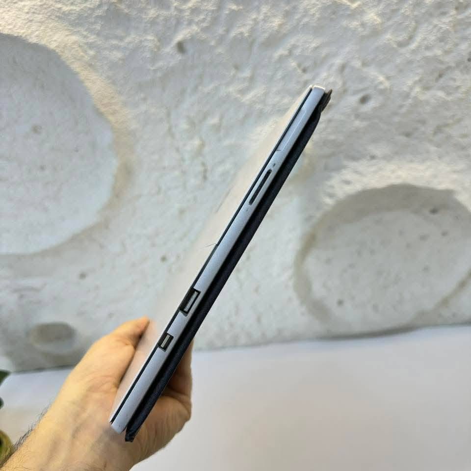 ✨ Microsoft Surface Pro أمريكي أصلي ✨
🔹 شاشة لمس سريعة ودقيقة مع دعم اللمس المتعدد
🔹 تصميم نحيف وخفيف يشبه الـ iPad مع قوة نظام Windows الكامل

🔹 معالج Intel Core i5
🔹 ذاكرة RAM بسعة 4GB
🔹 تخزين SSD سريع بسعة 128GB
🔹 الجهاز أمريكي مستخدم بحالة ممتازة

🎁 الملحقات:
✔️ الكيبورد الأصلي
✔️ ماوس
✔️ حقيبة و شاحن الجهاز المغناطيسي 

🛡️ ضمان سنة كاملة من تاريخ الاستلام
🚚 توصيل مجاني داخل العراق

💰 السعر: 230الف 

جهاز مثالي للدراسة، العمل، التصفح، الاجتماعات الأونلاين والاستخدام اليومي، مع شاشة لمس مريحة وسهولة حمل عالية.

📩 للحجز والاستفسار اكثر خاص
وتساب ***********
