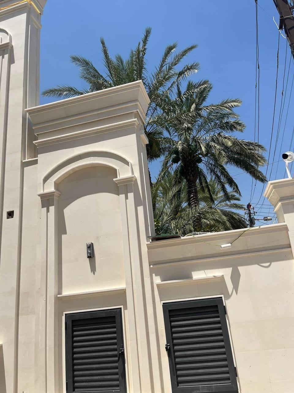 السلام عليكم بعض من اعمالنا لتغليف الواجهات بالمرمر وبأحدث الديكورات كادر متميز مع سرعة الانجاز *********** 🚟
