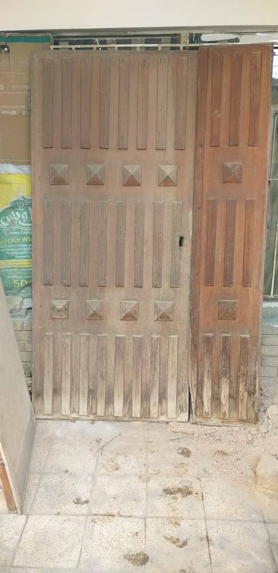 السلام عليكم 
ابواب اثنين للبيع حديد ٥٠ الف والصاج ١٥٠ الف 
الاتصال بالرقم ***********

