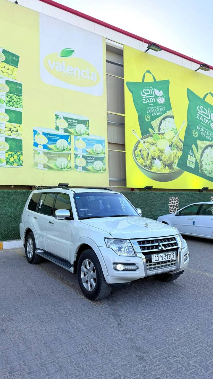 للبيع باجيرو حبتور موديل ٢٠١٥  رقم بغداد انكليزي ماشيه ٩٧ الف مكفوله كفاله عامة عده تصليحه بسيط السعر ١٦٣ وبيها مجال بسيط النجف الاشرف اتصال ***********
