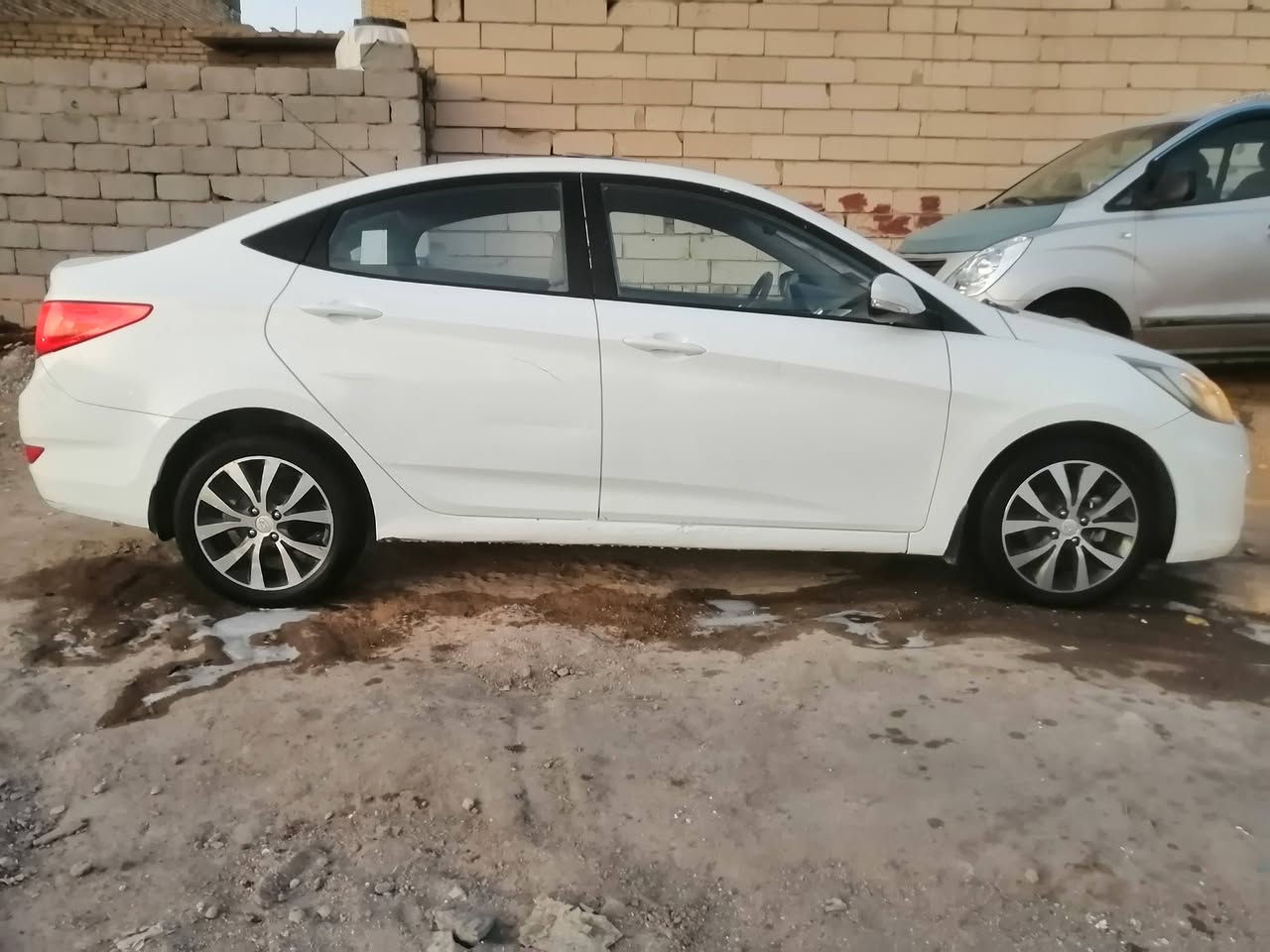 اكسنت 2015 خليجي رقم ذي قار دولي بسمي فول مواصفات وجاهزه السيارة حلو وماشتغله تكسي مكاني الناصرية المركز ***********  السعر 105 وبيها مجال كلش قليل
