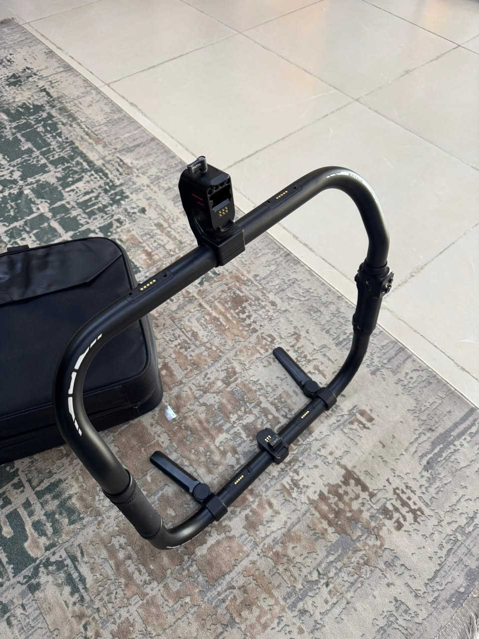 للبيع 
 Tilta  Ring Grip plus 
For Dji ronin control kit 

الحالة ممتازة مستخدم تقريباً 5 مرات كلش نظيف 
هو والحقيبة مالته اي شخط مبي 
اخذته من الافراح الجديد سعرة 600 الف تقريباً
اني عارضه هذا ب 500 الف 
واتساب 
*********** 
الثبات الي ينطي ويه الرونين كلش جيد
