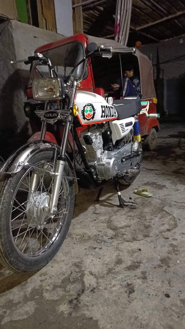 دراجه للبيع.. 
موديل 2025 
مكينه ولا برقي مفتوح
السعر 850 وبيه مجال 
***********
