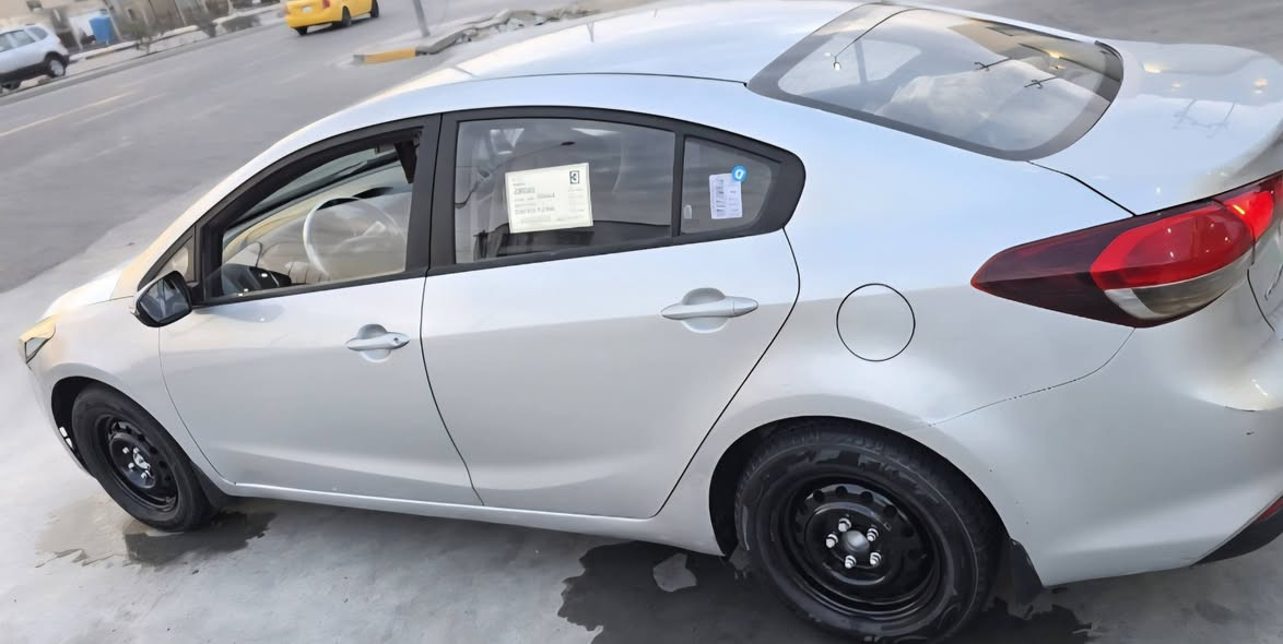 سلام عليكم كيا سيراتو 2017 خليجي حرة رقم مثنى سنوية 2027  شاشة كامرة بلاجكتور شاير بل مري السعر118 وبية مجال لستفسار ***********
