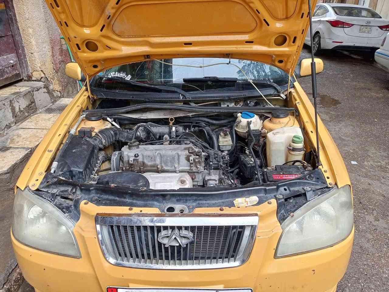 سلام عليكم سيارة شيري كوين موديل2011 للبيع مجرك كير 
مقفل رقم جديد سنويه 2028 هيه مصفره سيارة كامله سعر31 ورقه بي مجال بسيط مكان بغداد الرحماني كرخ رقم هاتف ***********
