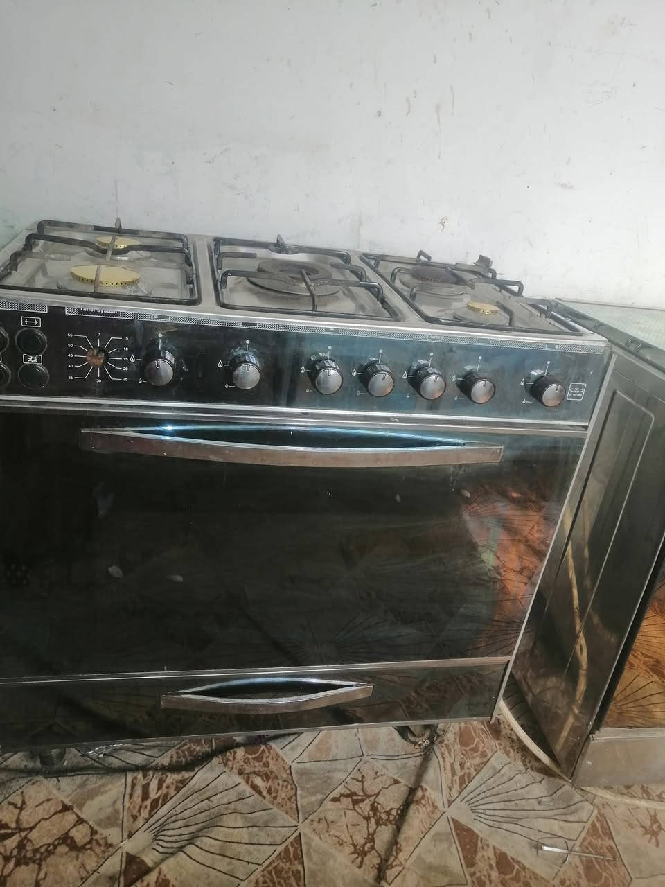 طباخات للبيع لفرش ١٨٠ ثاني ١٥٠ نهايته عنوان الديوانيه حي عسكري قرب مدرسة العراق *********** شراي دخل خاص
