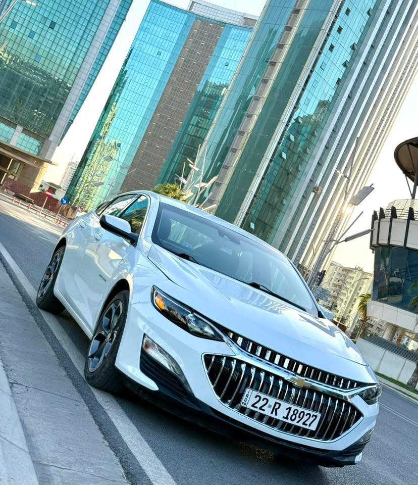 السلام عليكم 
السيارة للبيع نقد فقط
شوفرليت ماليبو وارد امريكي موديل : 2023
سعر : 128 ورقة وبيها مجال 
تسجيل جديد رقم اربيل
السيارة بدون صبغ وبدون تبديل حادثها دعامية امامية كما موضح بالصور ومكانين بارد بتقنية BDR 
المواصفات 🔚 LT
ويل RS بلادي
تبريد قطعتين
شاشة كبير لمس
كاميرا
ابواب  بصمة
بصمة تشغيل 
تشغيل عن بعد  
هاند بريك بصمة
اوتو هولد  
رادار امامي (تحديد مسار)
‏‎رادار جانبي (نقاط عمياء)
تحكيم استيرن
استيرن هيتر
كشنات كهربائي
كشنات هيتر
.
مكان سيارة صلاح الدين تكريت
رقم الهاتف ***********
