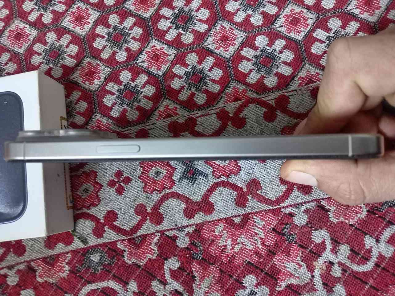 السلام عليكم ايفون 15 برو ماكس نضيف كلش ممفتوح للبيع السعر مليون و75 وبي مجال مكاني بغداد زعفرانيه ***********
