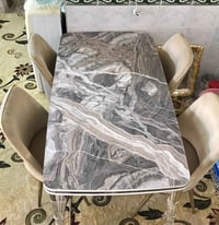 ميز طعام
