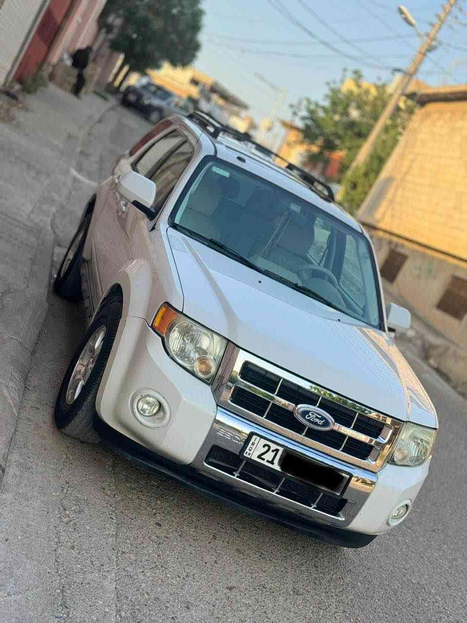 فۆرت ئیسکەیپ مۆدیلی 2011 لیمیتد فول فول مواسفات  چواربستۆنی تاک اکسل سە نە وی و ژینگە و ڕێگاوبانی تازە لیدی حە وت ڕە نگ و حاسە و ناوزە رد و کوشن جلد و یە دە نیکڵ و کوشن هیتە رو تولی سە ر سەقف و کۆدی دەرگا دوگمەی هەوراز بە ناوی خۆمە وە یە و چەند ساڵە لای خۆمە تەنها نیو پارچە ی بۆیاخە 
بەس  پە مپە ، گێڕ و مە کینە ی بە شە رت یە ک دینار مە سرەفی تێدانیە
داوای 153 گەڵای لێ ئەکەم و مەجالی برایانە
گەر مشتەریت تەلەفۆن بکە بۆ ئەم ژمارەیە هی من نیە
‎0751 895 9614                      ڤایبەر و وەتسئاپی لەسەرە السليمانية, العراق
