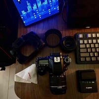 كاميرا كانون 70d + عدسة كت للبيع نظافة 100%؜ والشتر 8k  السعر 490الف ت...