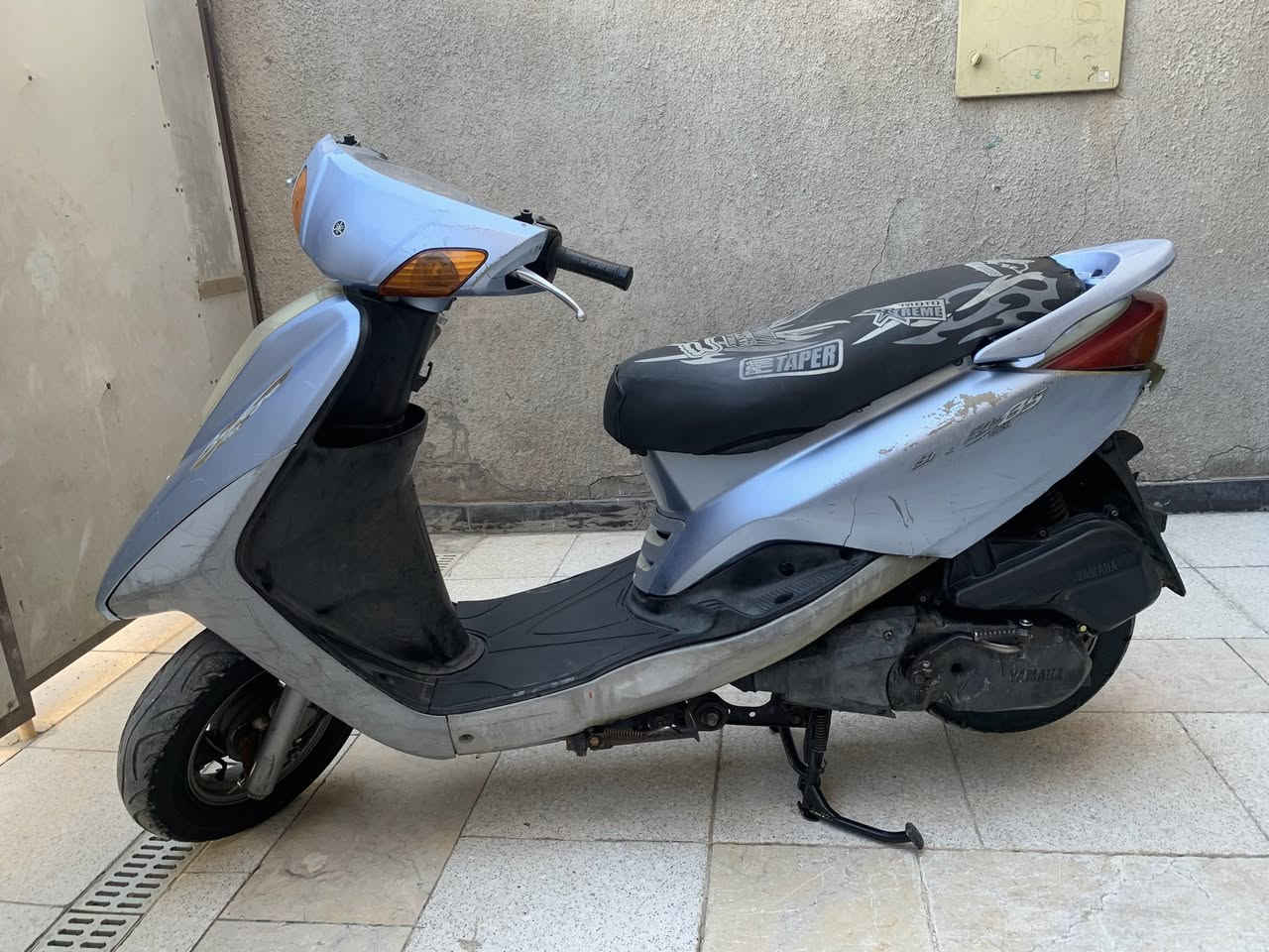 سلام عليكم بريز نظيفه كلش برغي ممفتوح بيها كله مختمه نكره سلف بكل وكت شلعه ومعدل كهربائيات كله شغاله دراجه جديده ب٦٠٠ وبيها مجال مكاني البياع ***********
