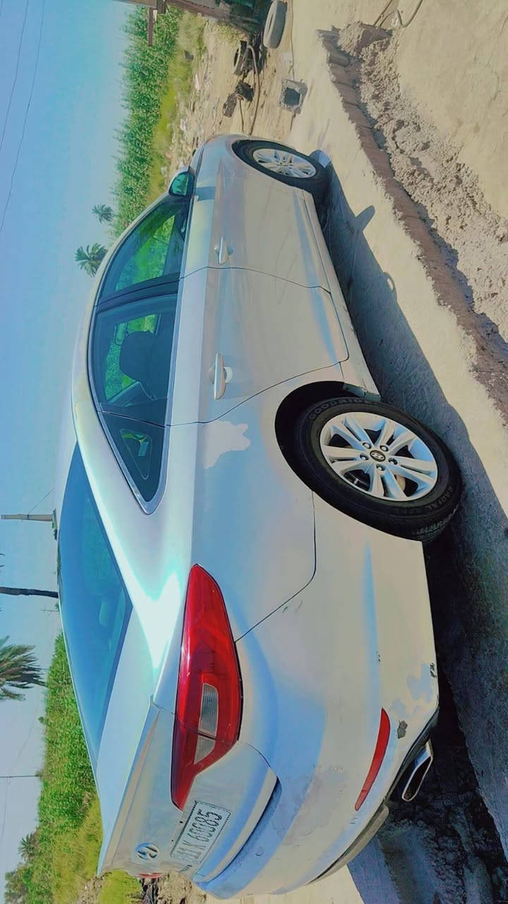 السلام عليكم سوناتا وارد امريكي موديل ٢٠١٥ رقم بغداد بسمي مكينه كير مكفول تبريد منضومه جديده لايت زنون اصلي شواصي دواخل مكفوله السياره ليبل واحد عدى البنيد السعر ٩٢ وبيه مجال للشراي مكان السياره محموديه رقم الهاتف ***********
