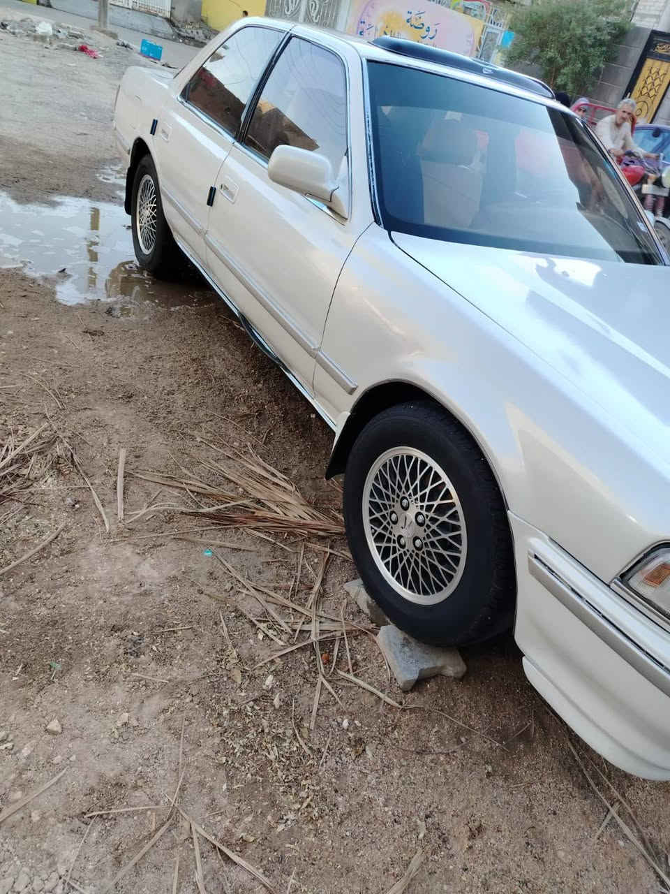 كرسته كصيف للبيع مكينه 2500 سياره نظيفه مابيها حادث رقم بصره انكليزي بسمنه تخم تاير جديد حداديه جديده لايت زنون السعر 50وبيها مجال بسيط المكان البصره قضاء المدينه***********
