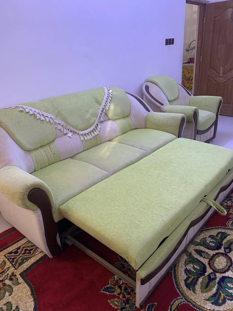 تخم تركي اصلي للبيع مستعمل 8 مقاعد السعر 200 الف الاتصال على *********** واتساب
