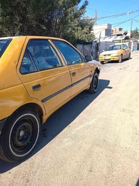 ورحمه الله وبركاته بيجو للبيع موديل 2012الميس رقم بغداد إنكليزي مصفره ...