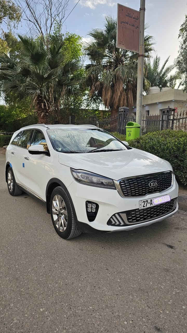 السلام عليكم 
1 الموديل 2019 خليجي
2 المواصفات 1/1 
3 فول مواصفات للاخر عدى الفتحه وتبريد الكشنات
V6 4
5 كشنات رياضي جلد + كهرباء ⚡️ لون قمرديني 
6 كامرات عدد 4️⃣ 360 درجه 
7 اربع انظمة قياده
8 مانع انزلاق 
9 حساسات امامي خلفي 
10 هاند بريك بصمه + نظام اوتو هولد
11 بجم دبل شباك أضاه LED
12 لآيت زنون
13 ويل كاب عدد ٥
14 جنطة كهربائية شفط 
15 المرآيه كأمره + شفط 
16 شاشه كبيره GPS نظام خرائط يحدث تلقائيآ
17 شاشه اعطال 
18 ماشيه ٧٤ حقيقي 
19 شاحنه لاسلكي 
20 دوسات ليزرية علامه SORENTO 
21 أناره داخلية لون احمر 
22 بصمات عدد 2️⃣
23 داخل لونين
24 بردات بلاديه 
25 السياره كامل مواصفات للأخر 
السيآره رقم ٢٧ ذي قار الدولي بأسمي شخصياً 
شرط تحويل
السياره مامتعوبه ونظيفه حيل
العنوان البصره قضاء القرنه 
للستفسار الاتصال او المراسله ع الخاص
***********
