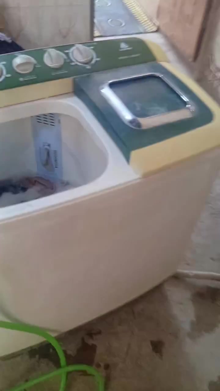 سلام عليكم...
عندي غساله للبيع حجم 12 كيلوو 
السعر ٦٠ وبيه مجال..
***********
